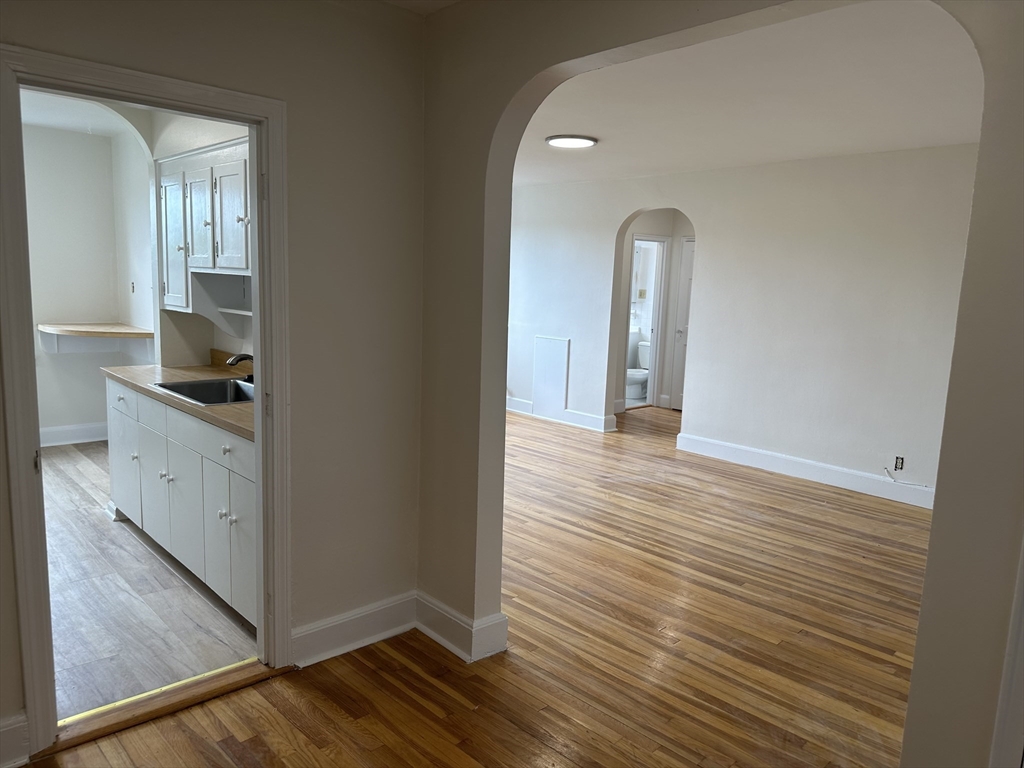 24 Concord Ave, Harvard Square