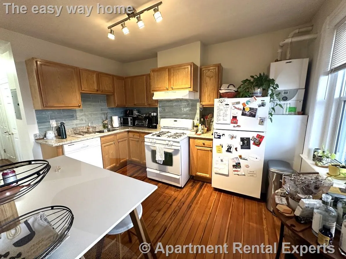 1056 Cambridge St, East Cambridge