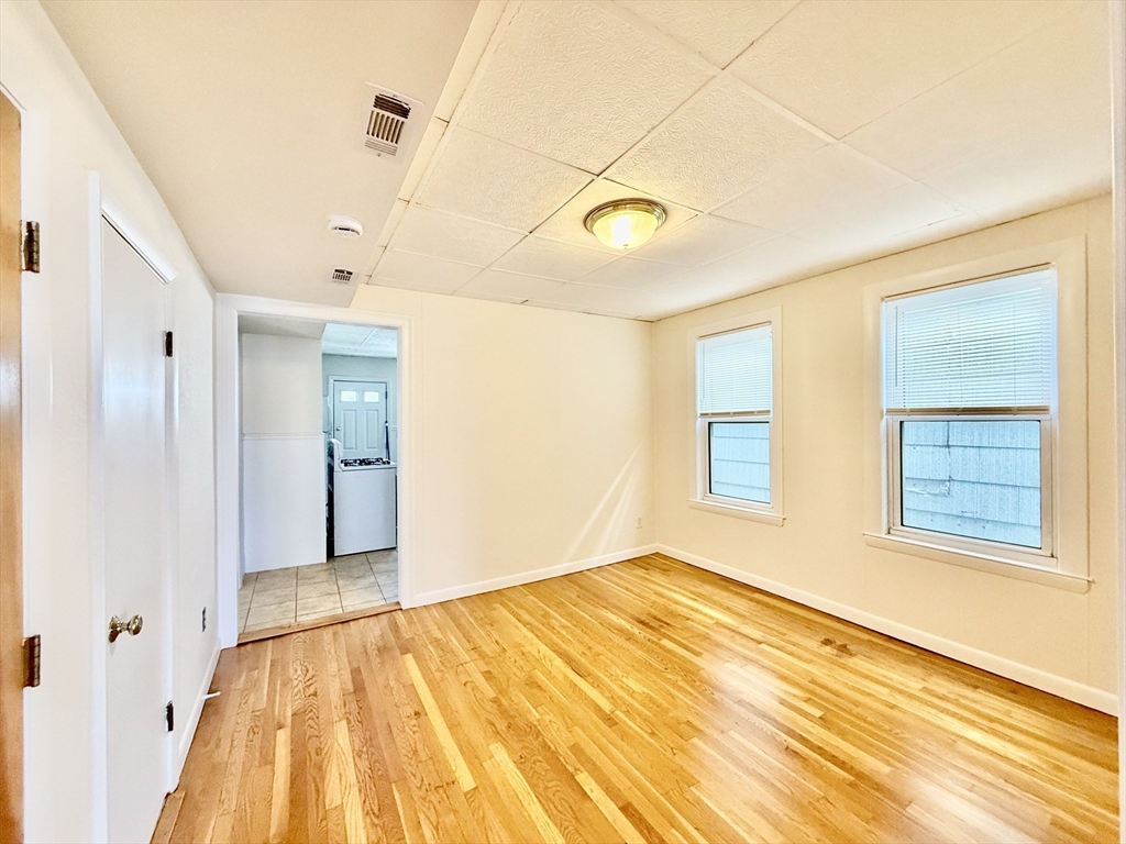 724 Cambridge St, Wellington-Harrington