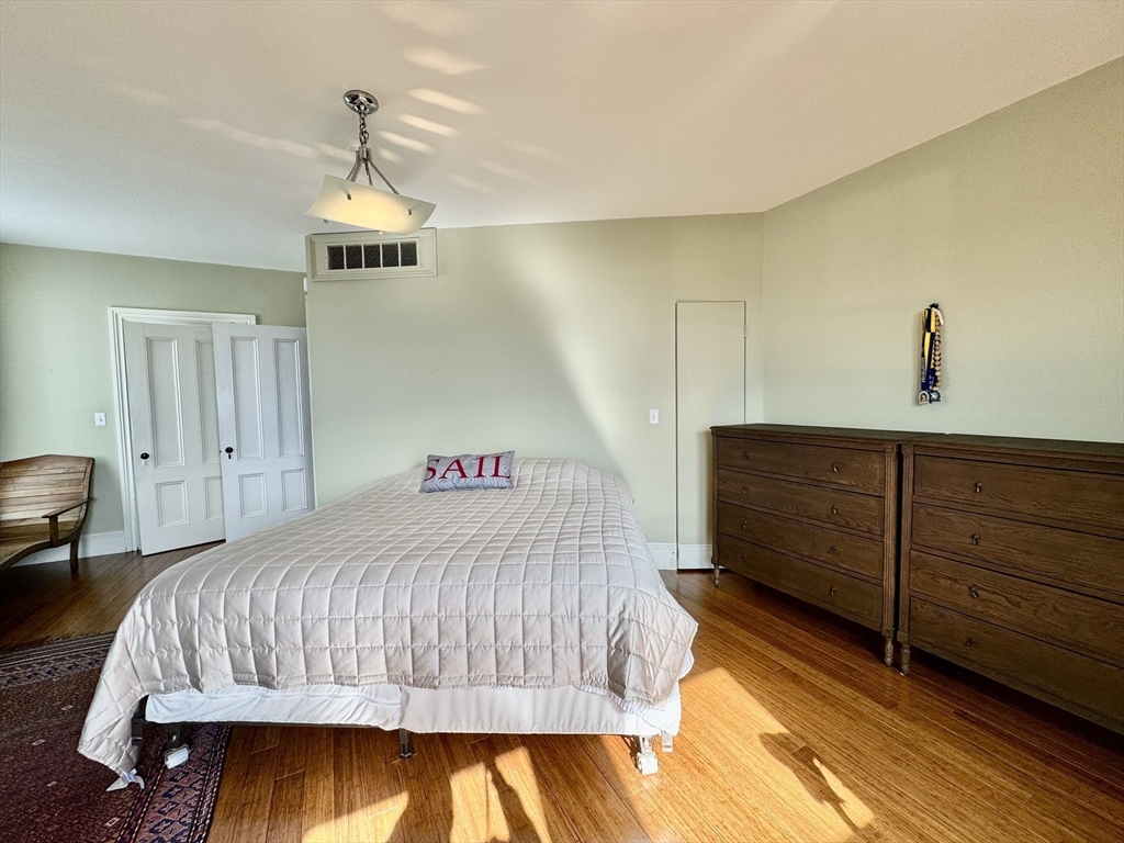 4 Monument Sq, Charlestown