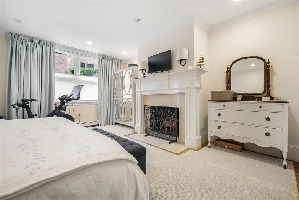 28 Marlborough St, Back Bay