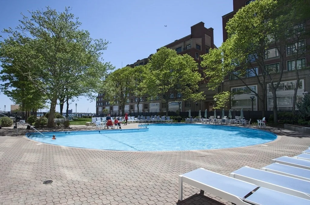 65 East India Row, Waterfront