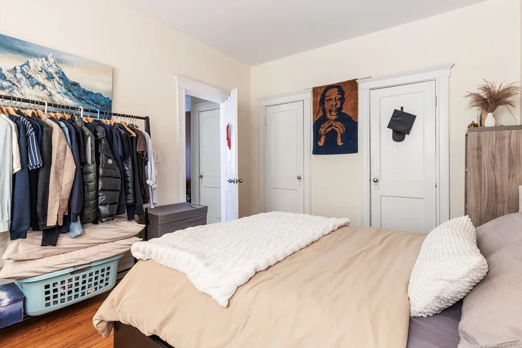 242 S Huntington Ave, Jamaica Plain