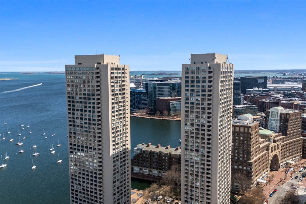 85 E India Row, Waterfront