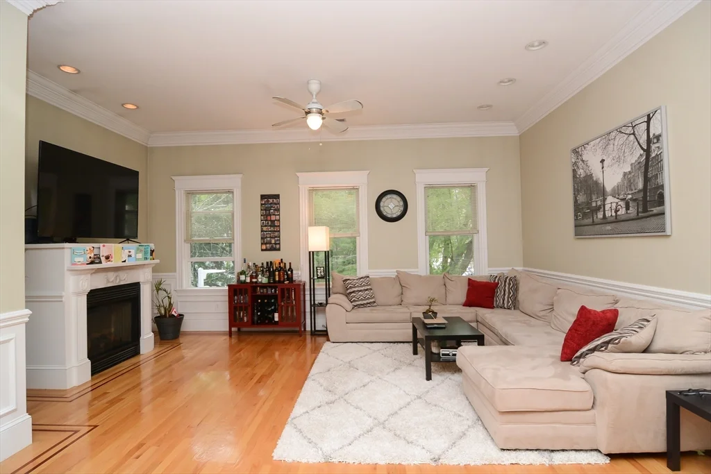 193 W 8th St, South Boston