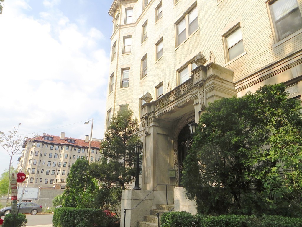 50 Charlesgate E, Fenway