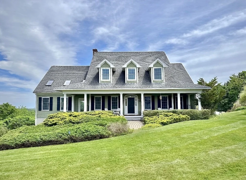 63 Skyfields Dr, Groton