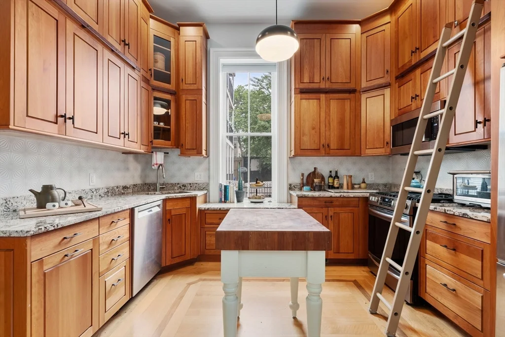 200 Amory St, Jamaica Plain