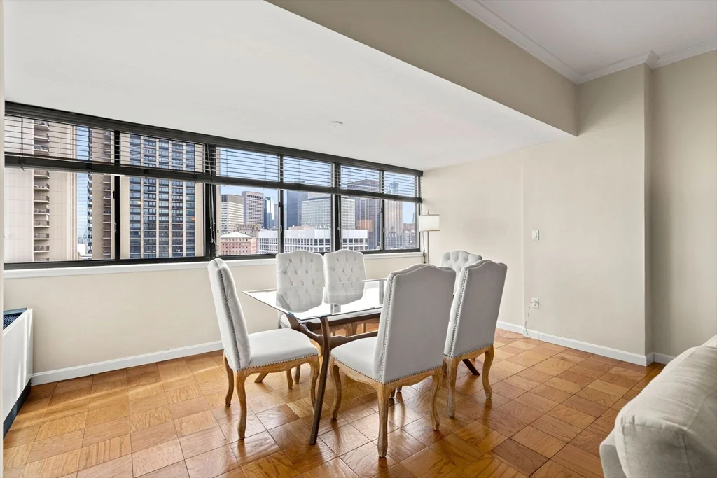 2 Hawthorne, West End