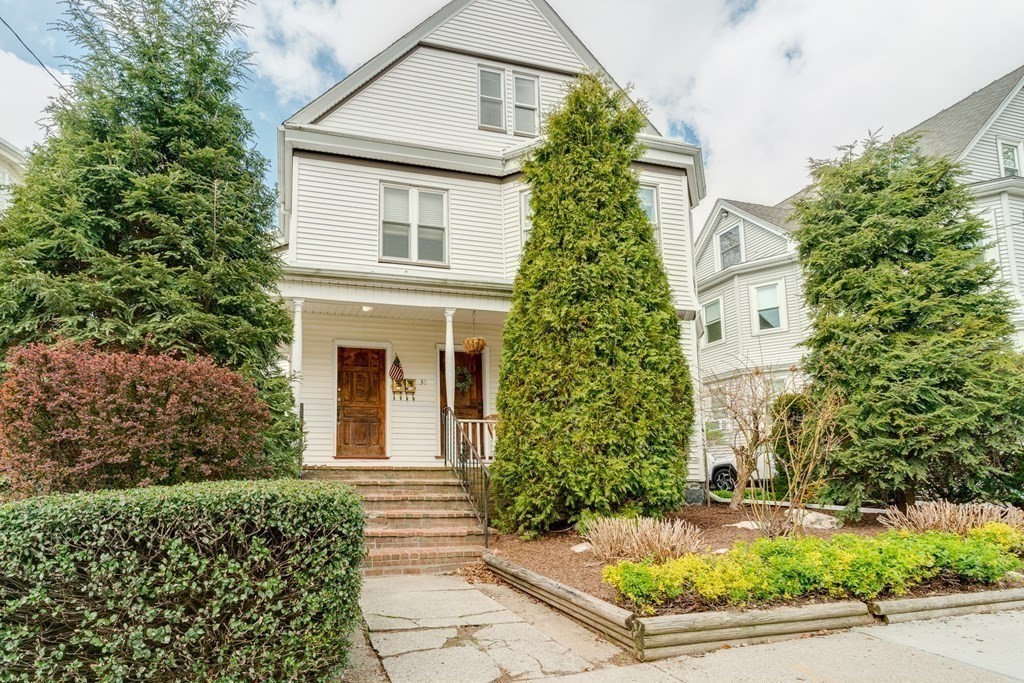 36 Hewlett St, Roslindale