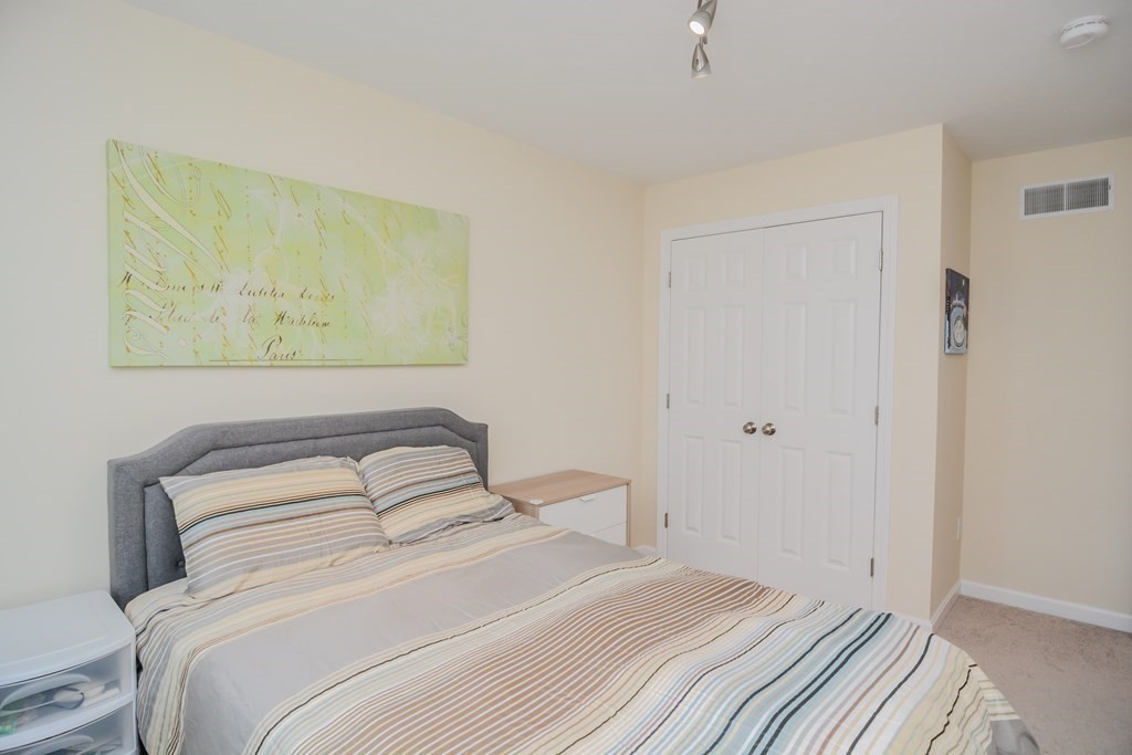 1975 Middlesex St, Lowell