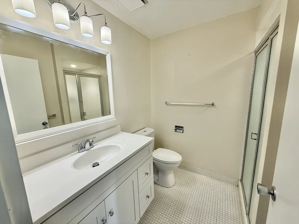 1006 Paradise Rd, Swampscott