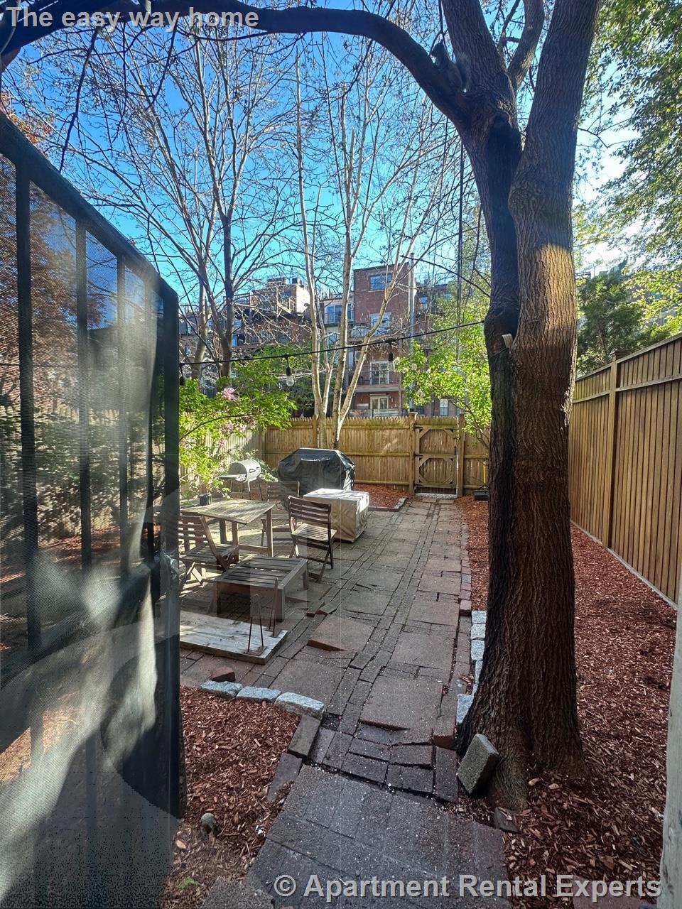 16 Yarmouth St, Back Bay