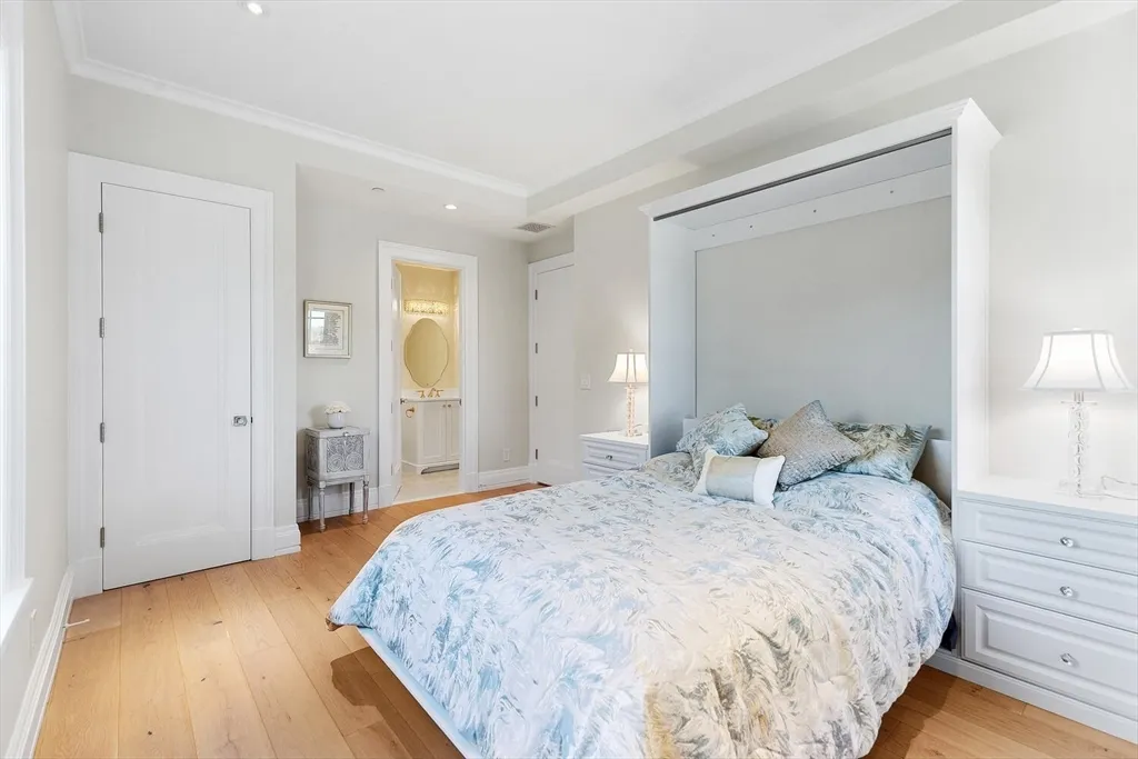 35 Littles Point Rd, Swampscott