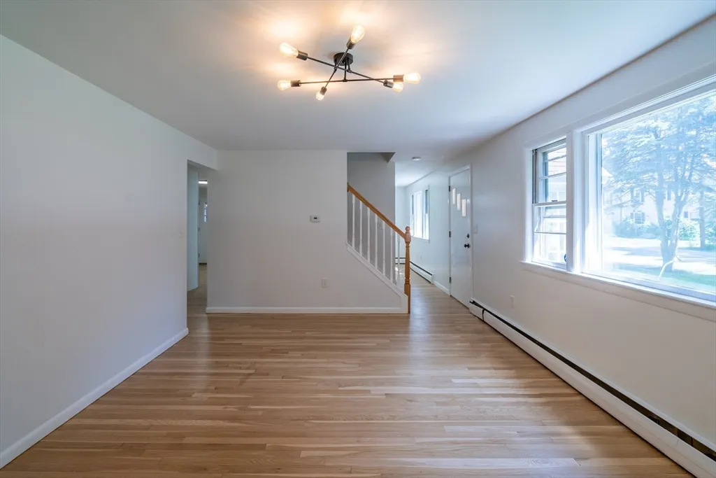 11 Maine Ave, Natick