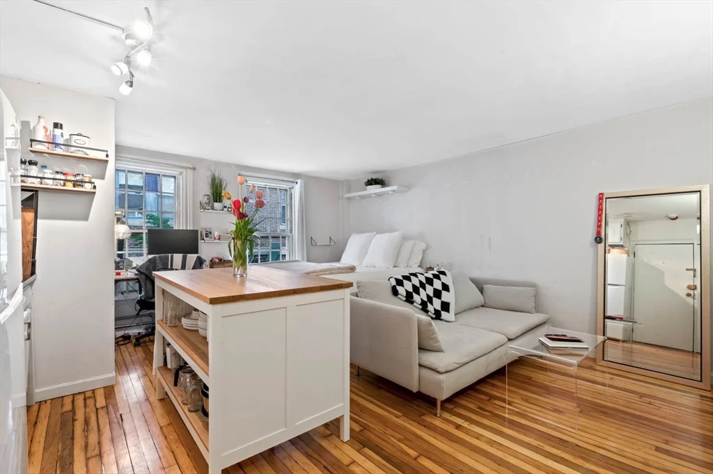 36 Joy St, Beacon Hill