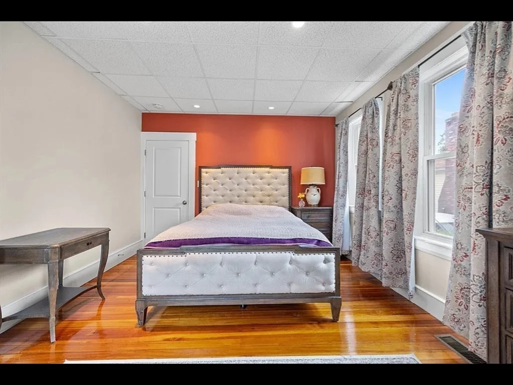 24 Lincoln St, North Andover