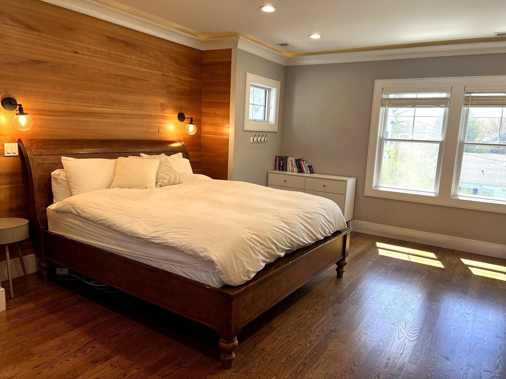 19 Shute Path, Newton Center