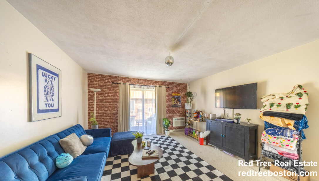 31 Westgate Rd, Chestnut Hill