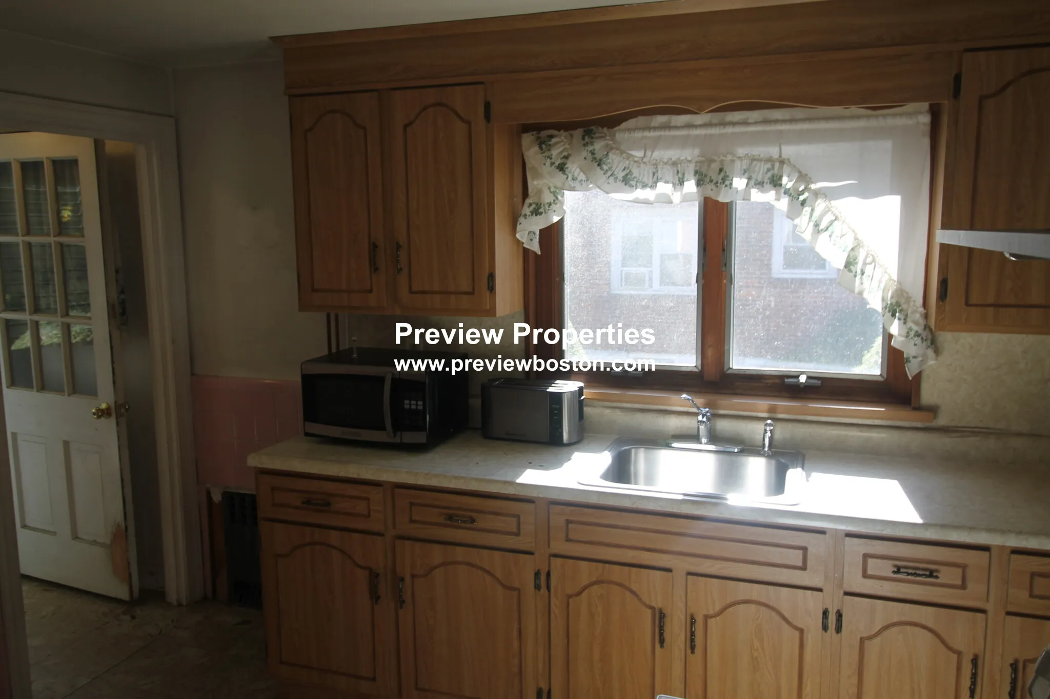 14 Caltha Rd, Oak Square