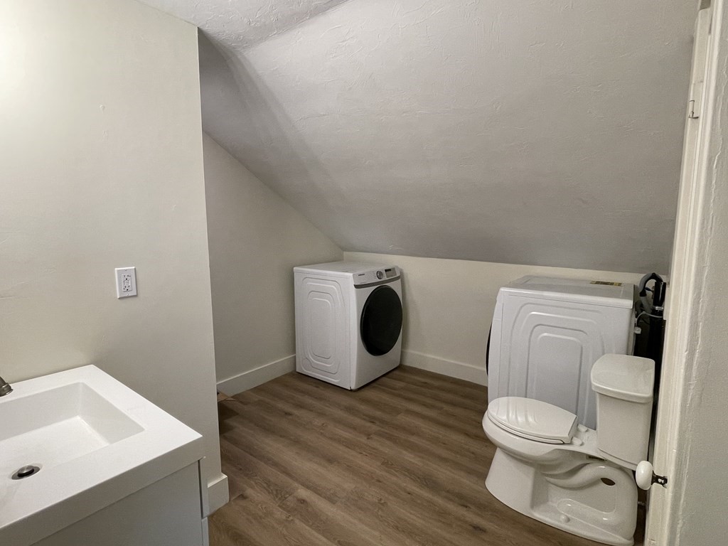 4 Underwood Ct, Westborough