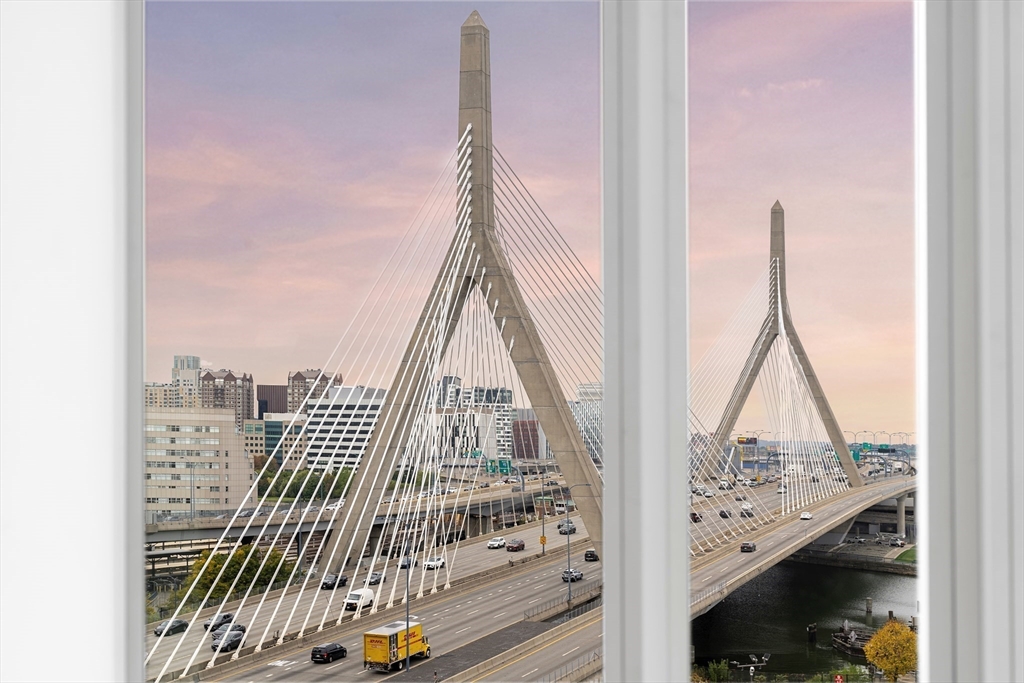 100 Lovejoy Wharf, Waterfront