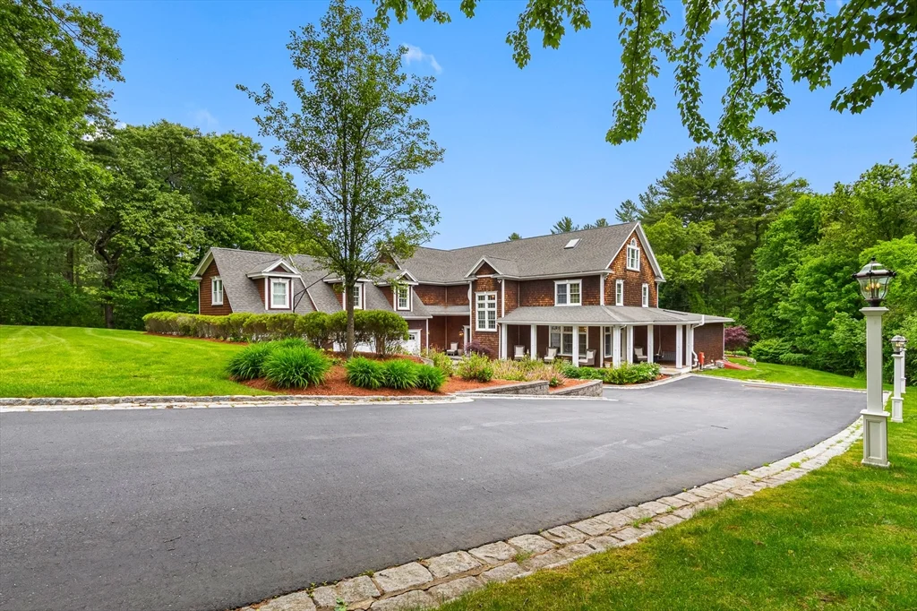 227 Rice Rd, Cochituate