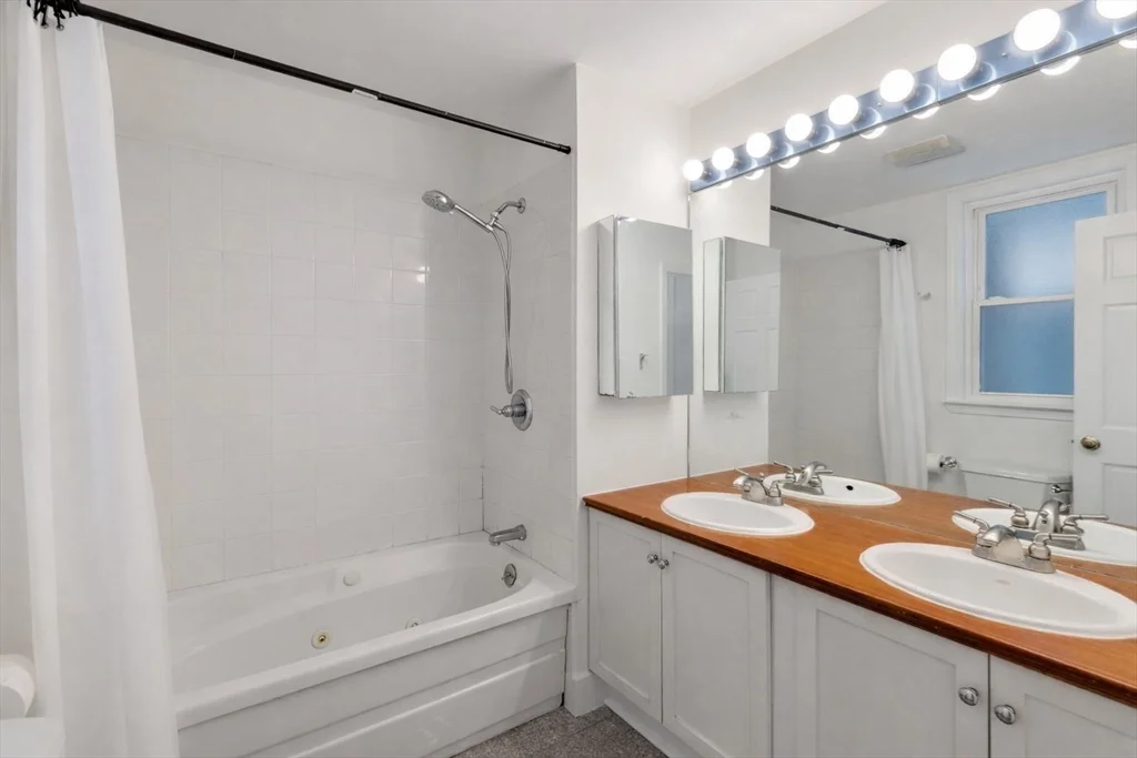 114 Trowbridge, Mid Cambridge