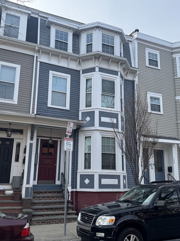 137 M St, South Boston