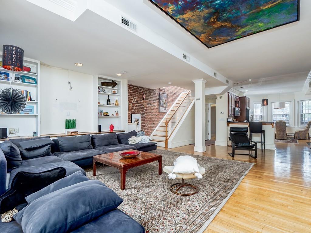 30 Gloucester St, Back Bay