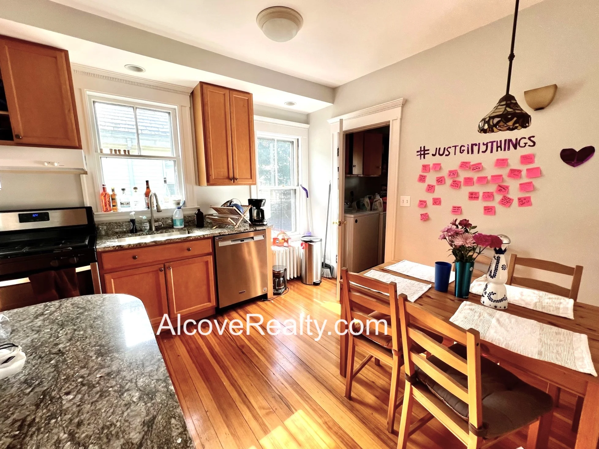 34 Leonard St, Tufts