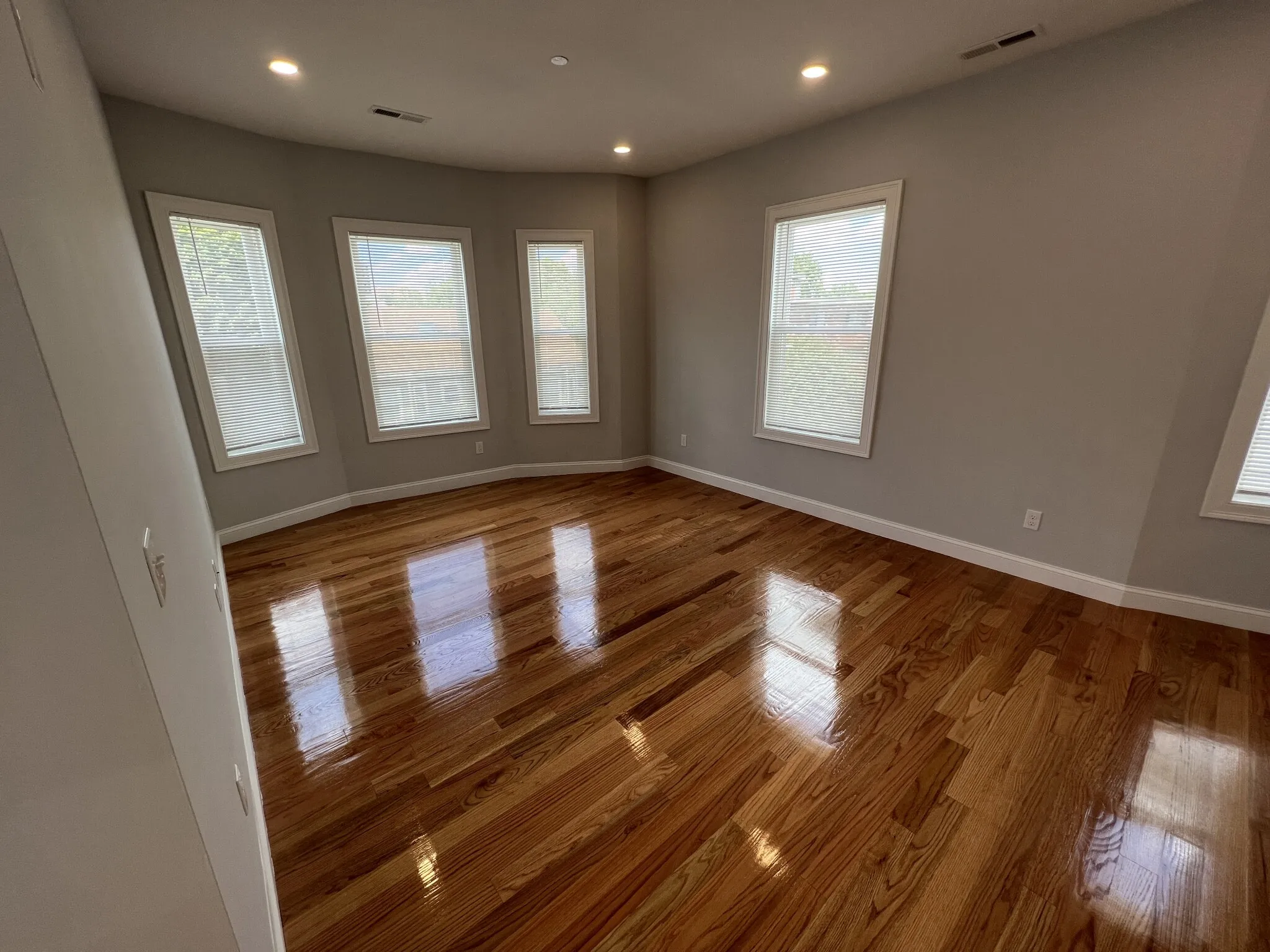 126 Cross St, East Somerville