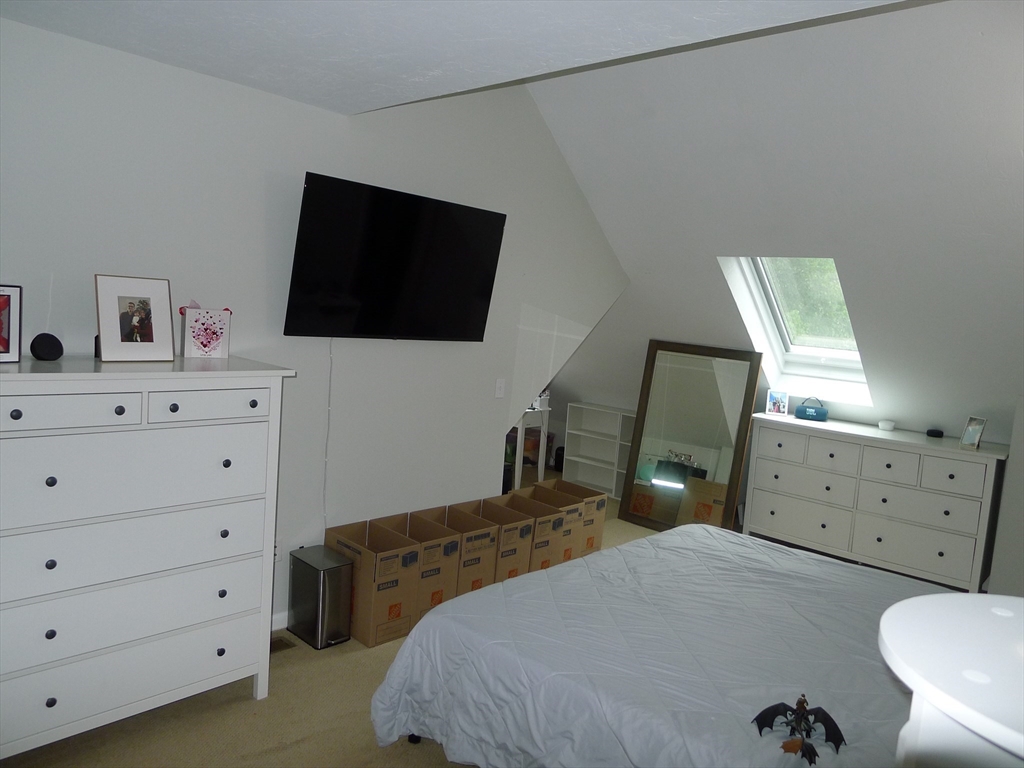 89 Brookdale, Shrewsbury