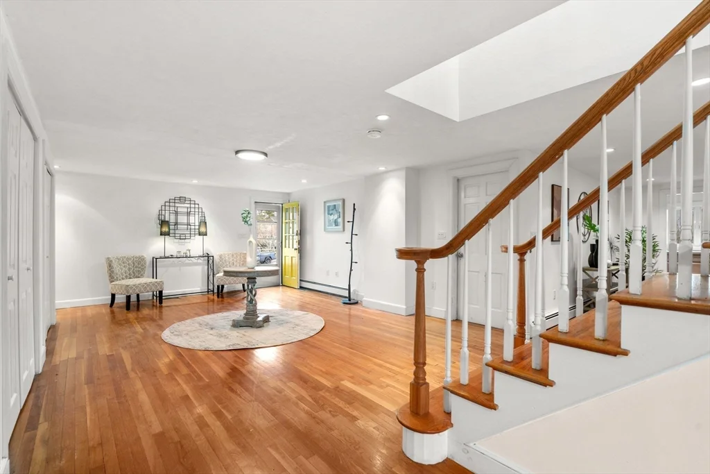 850 Dedham St, Newton