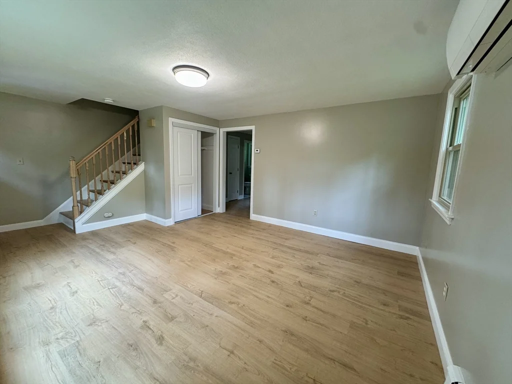 4 Link St, Foxboro