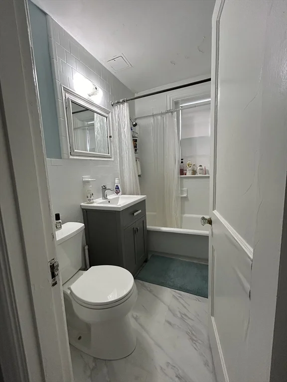 1572 Massachusetts Ave, Harvard Square