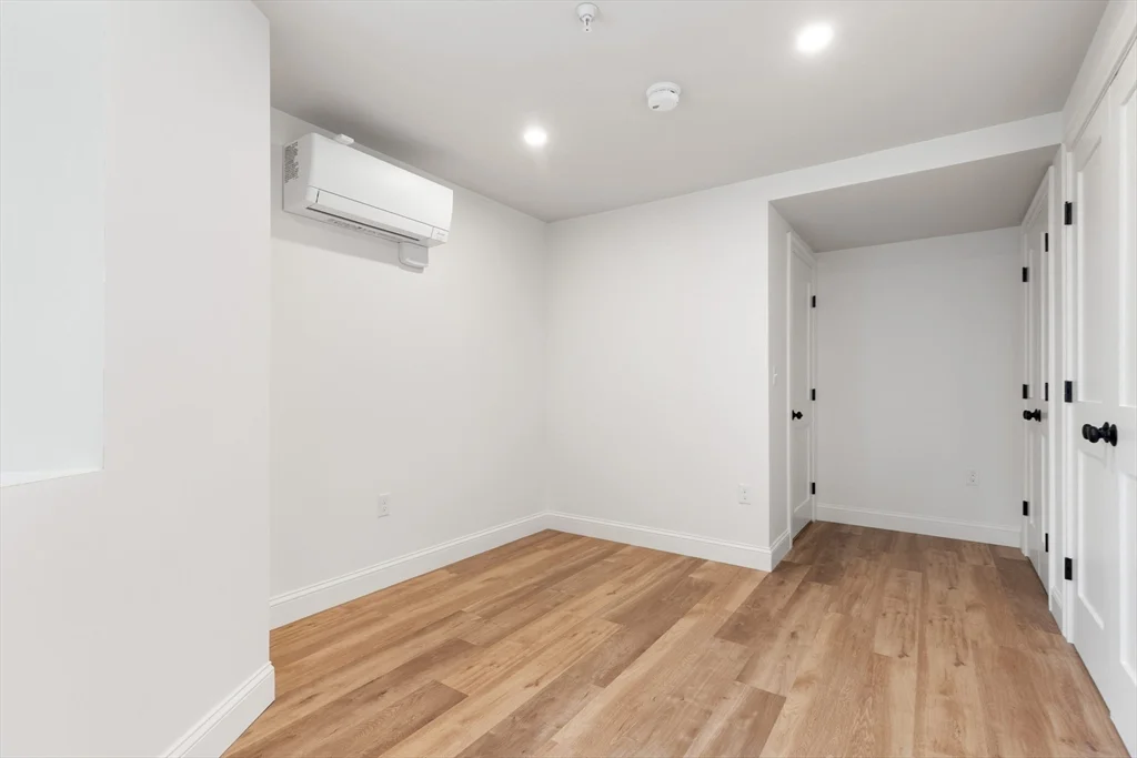 32 Beacon St, Gloucester
