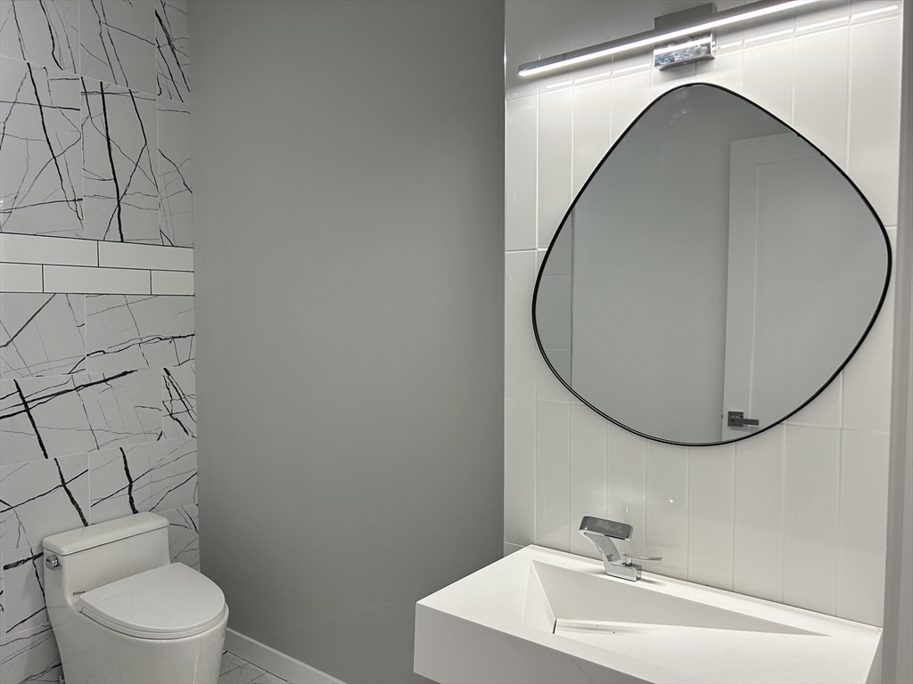 34 Lincoln St, Needham