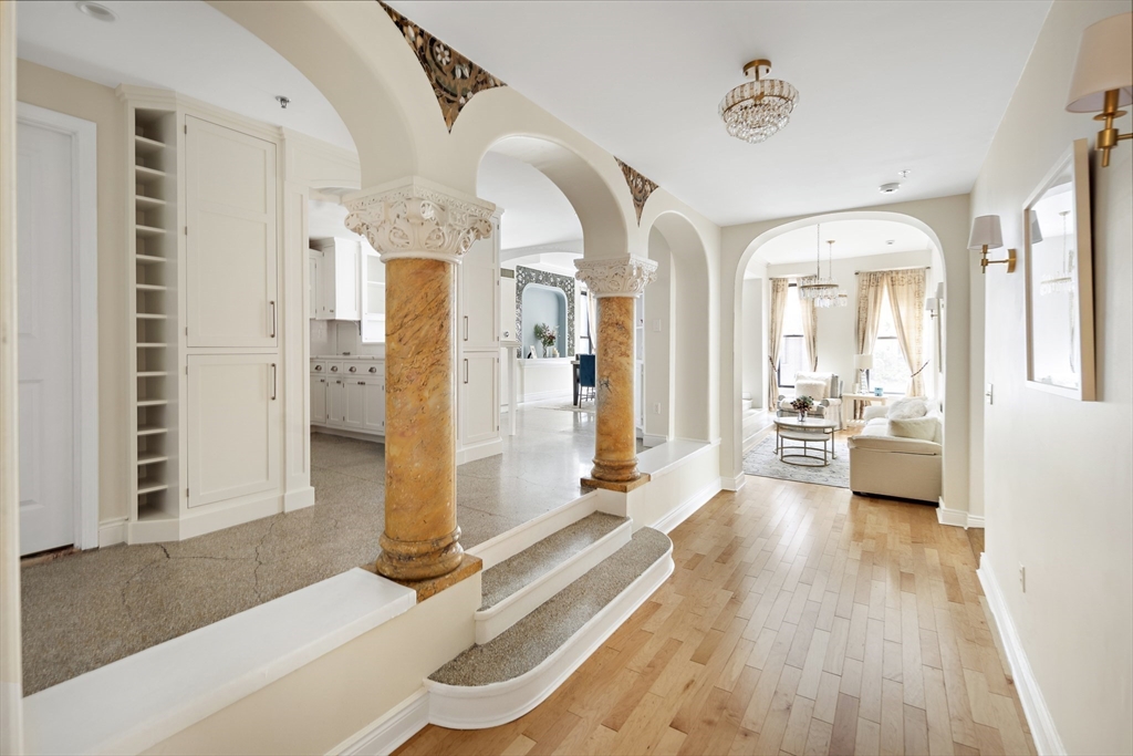 4 Charlesgate E, Back Bay