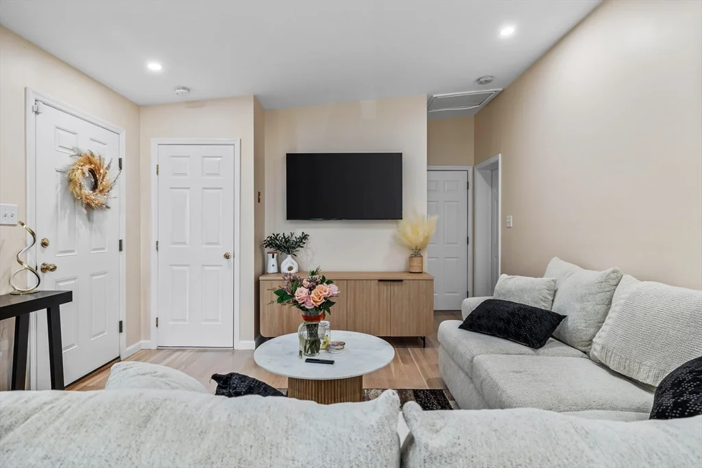 124 Washington St, Woburn