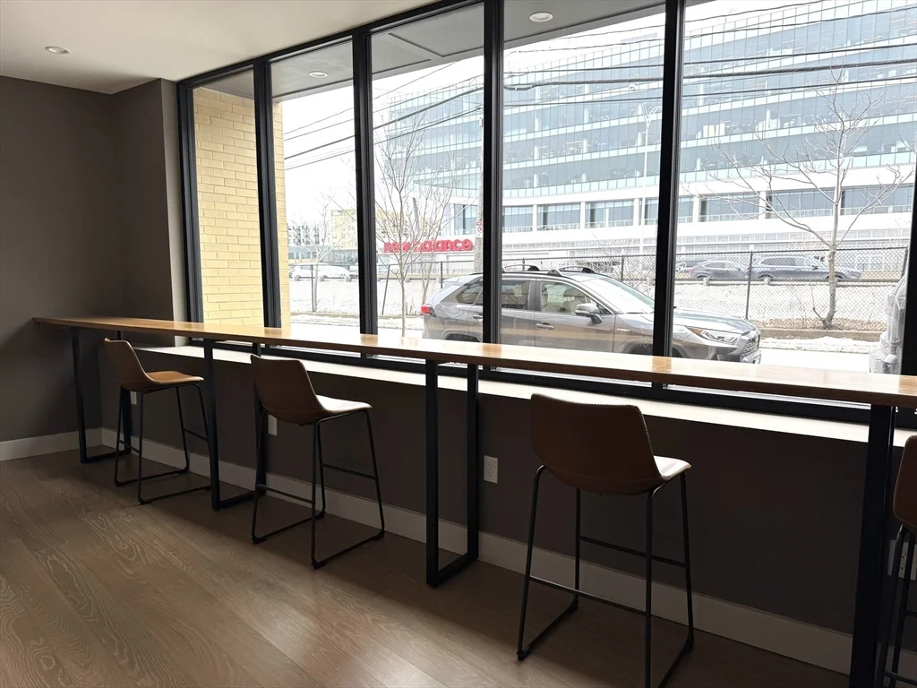 100 Lincoln, Brighton