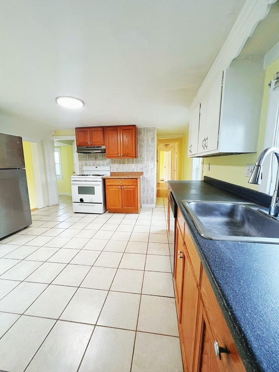 4 Harrison St, Natick