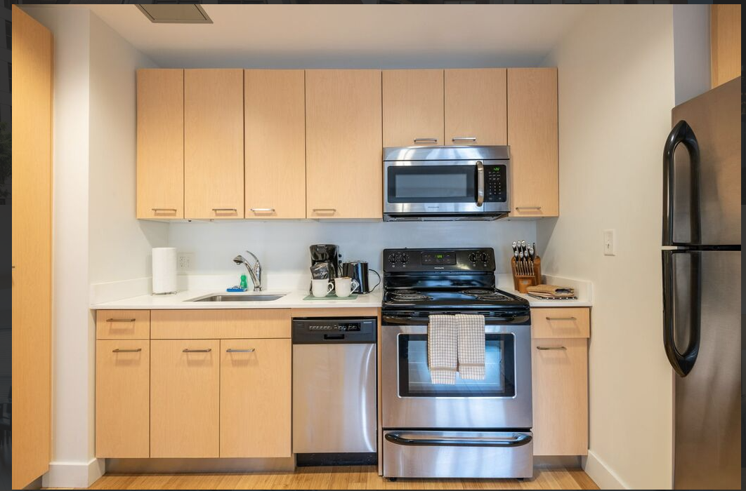 1085 Boylston St, Fenway