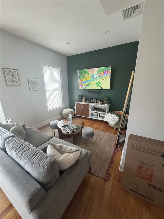 238 Saratoga St, East Boston