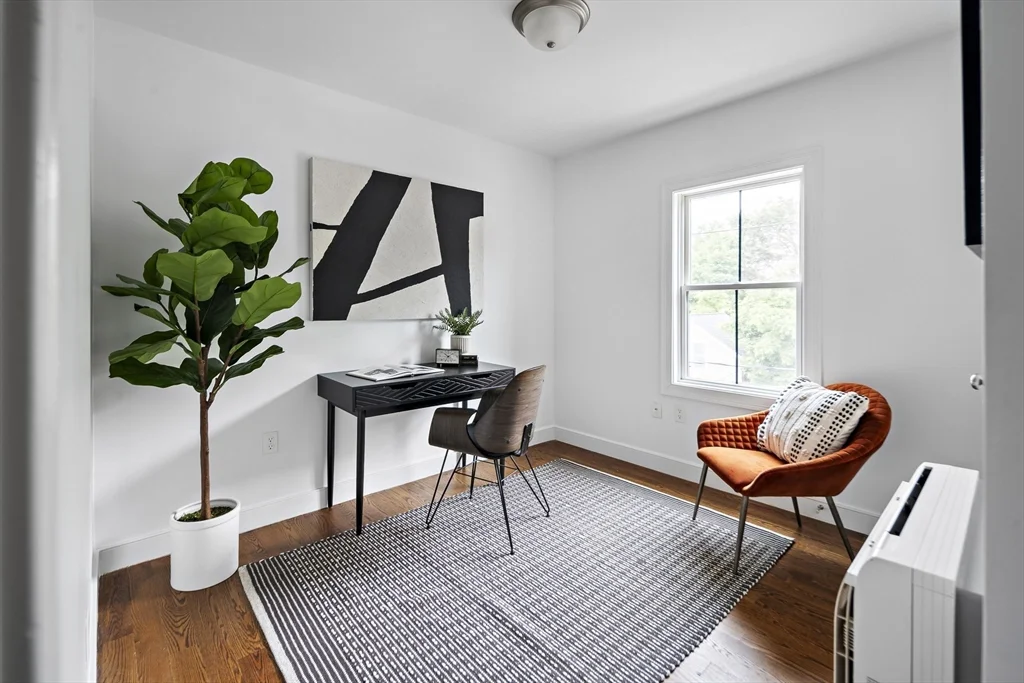 9 Cedar St, Roxbury