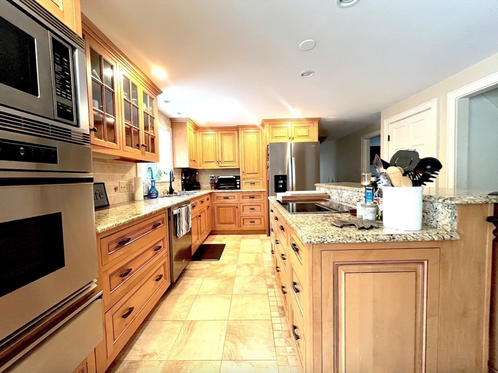 170 Saddle Hill Rd, Hopkinton