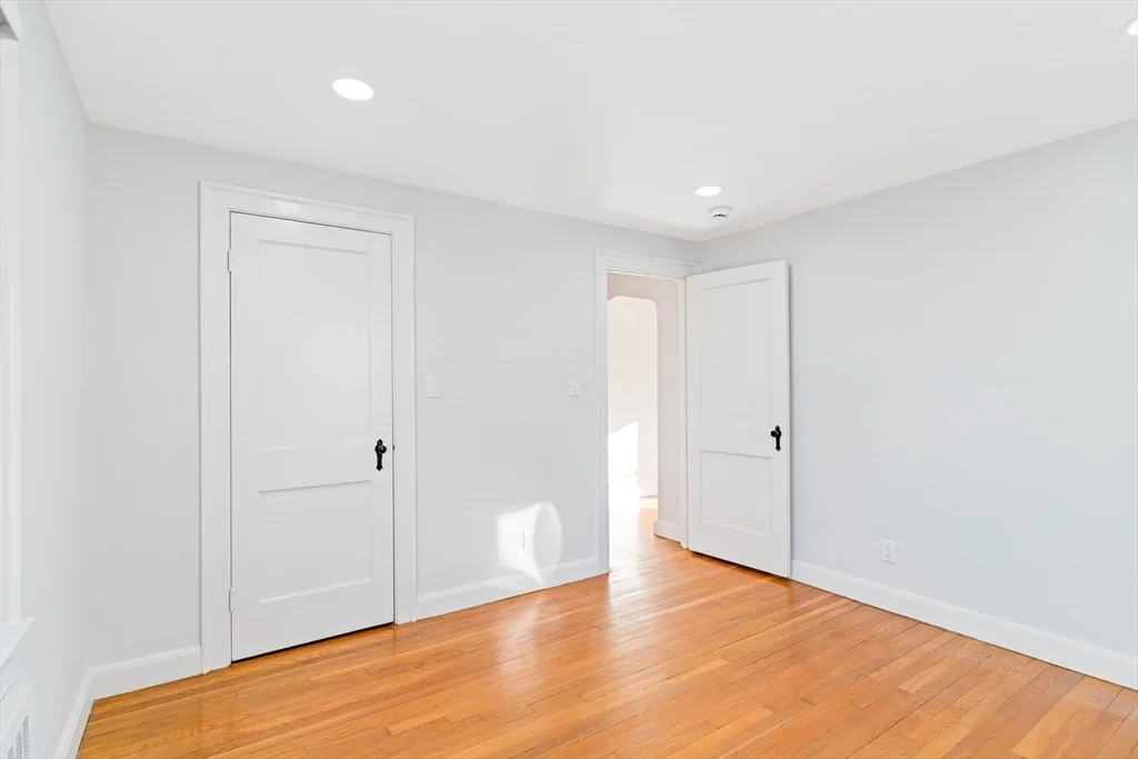 126 Washington Ave, Waltham