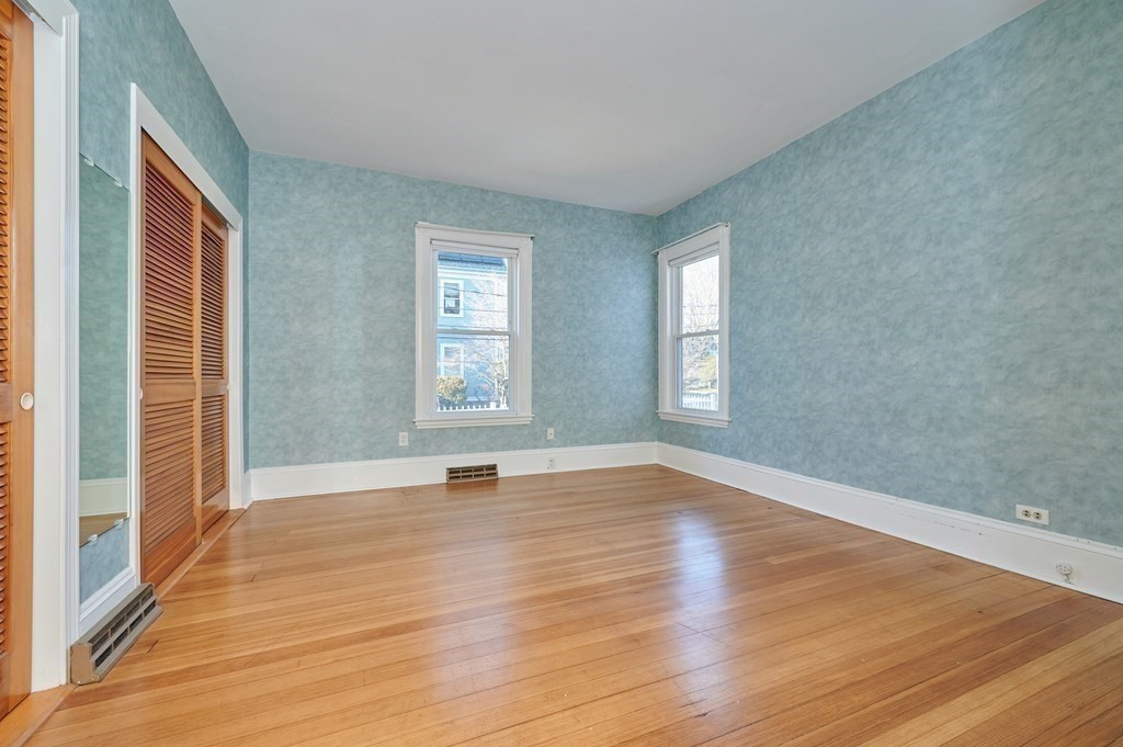 18 Forest St, Lexington