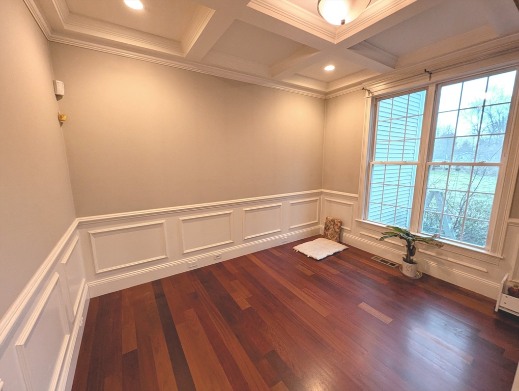 19 Plain St, Franklin