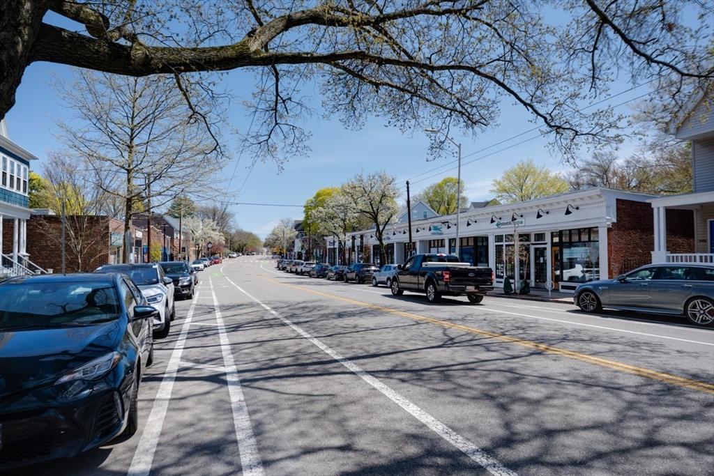 387 Huron Ave, West Cambridge